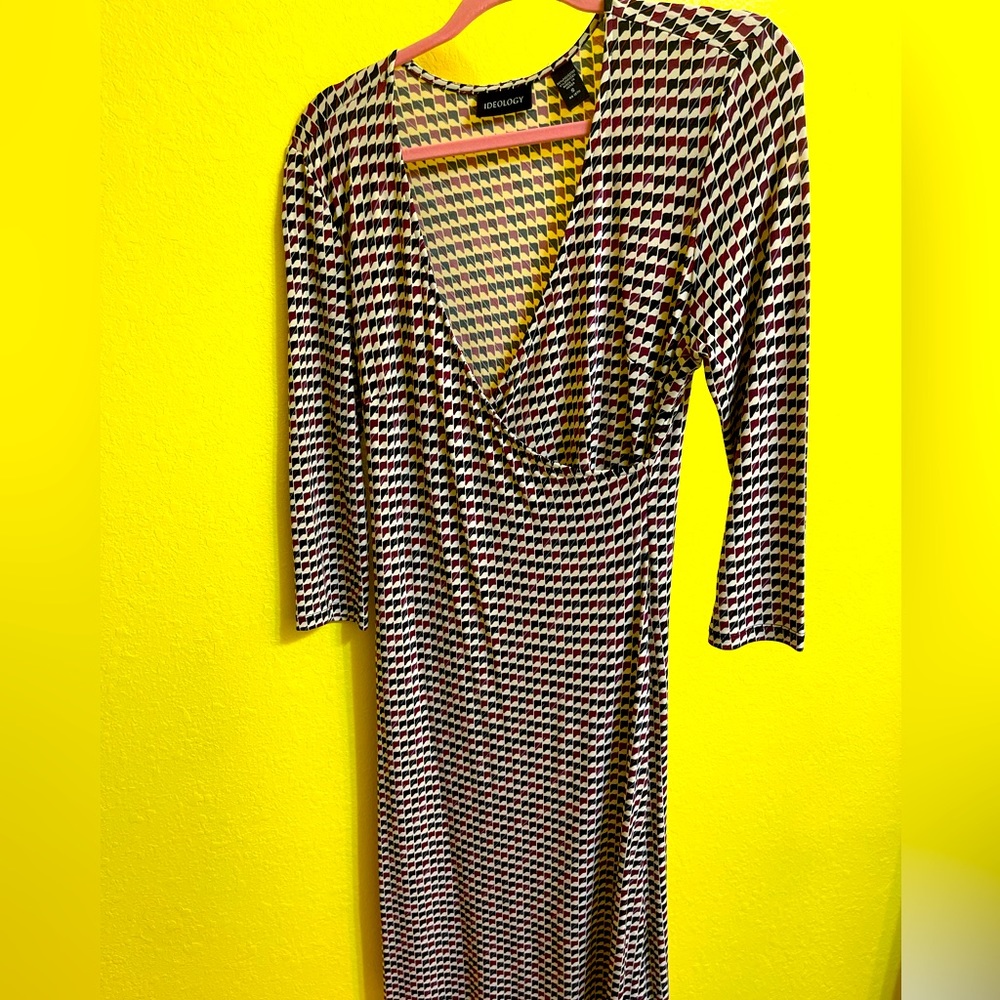 Ideology Unique earth-toned, quarter-length sleeve faux wrap dress. Size small.